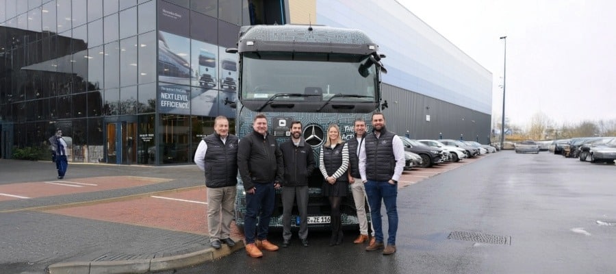 VEV gaat samenwerking aan met Mercedes-Benz Trucks UK als officiële TruckCharge-dienstverlener 